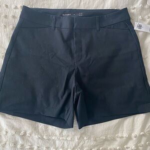 Old Navy High Rise Pixie shorts black 10 new